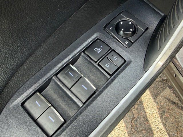 2020 Toyota RAV4 Hybrid XSE Image 41 of 45