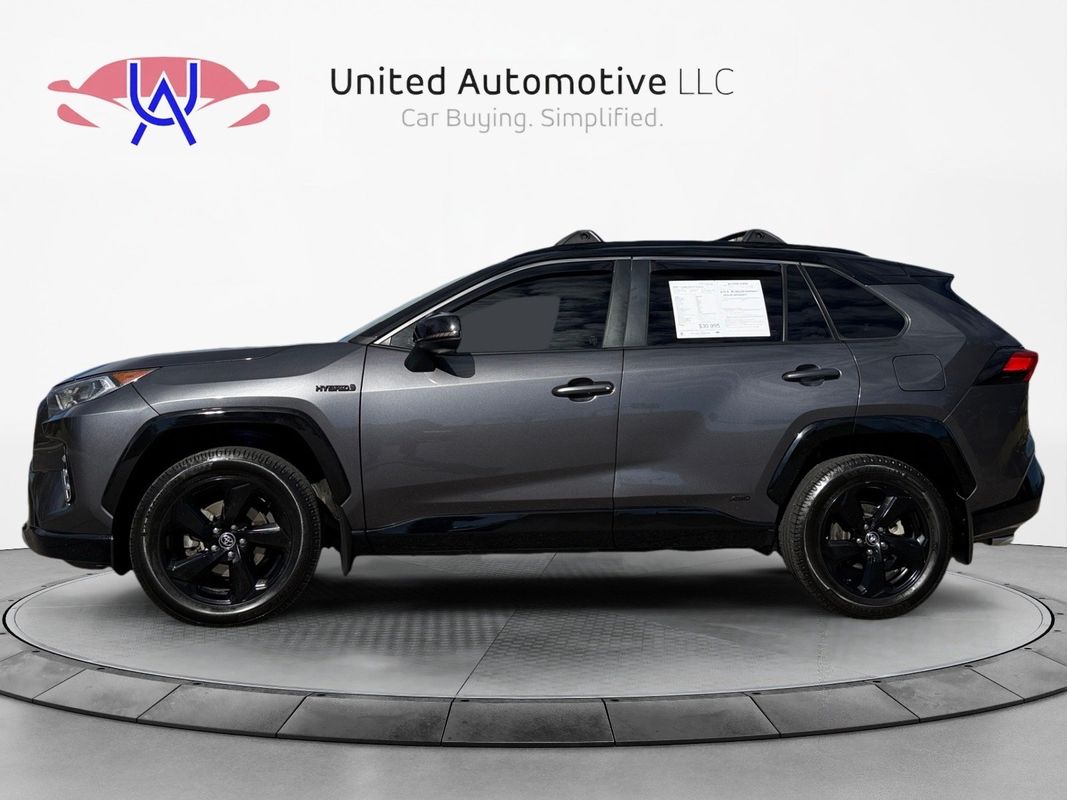 2020 Toyota RAV4 Hybrid XSE Image 8 of 45