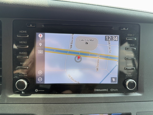 Vehicle image 9 of 21
