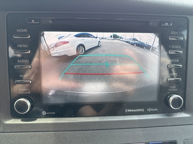 Vehicle image 10 of 21