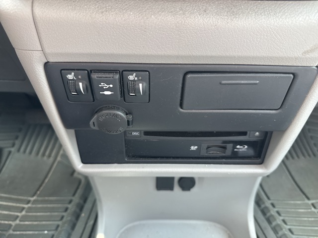 Vehicle image 12 of 21