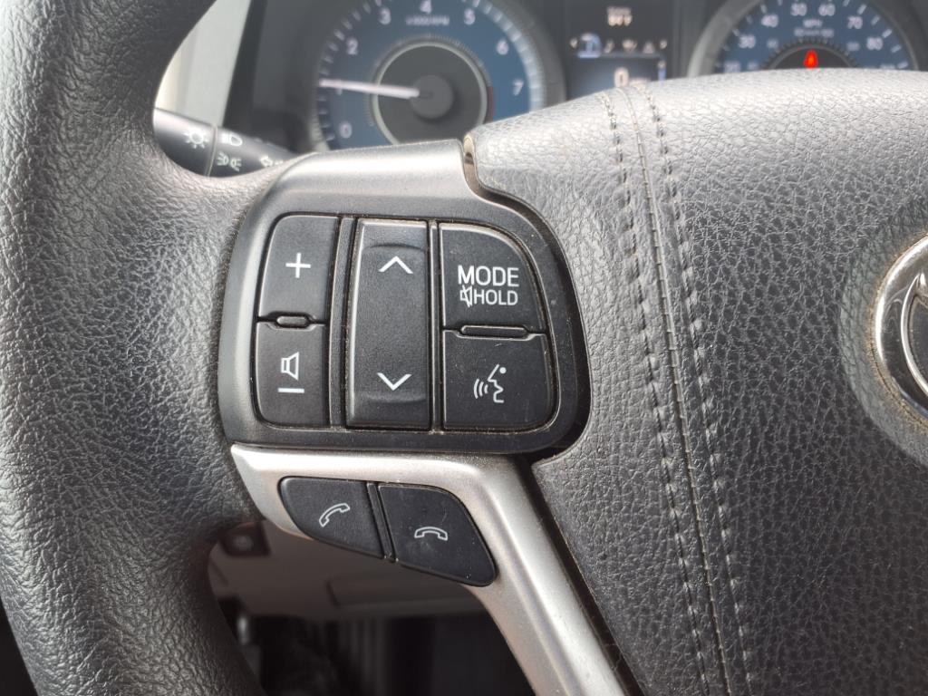 Vehicle image 26 of 30