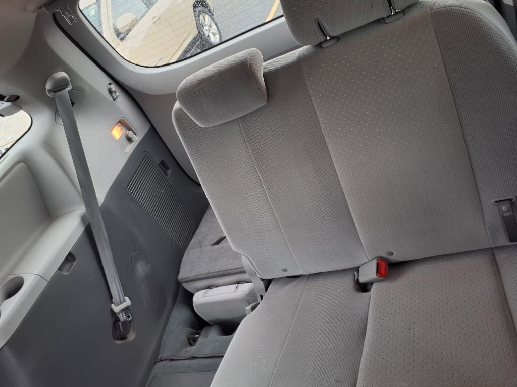 Vehicle image 13 of 30
