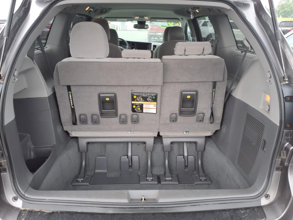Vehicle image 11 of 30
