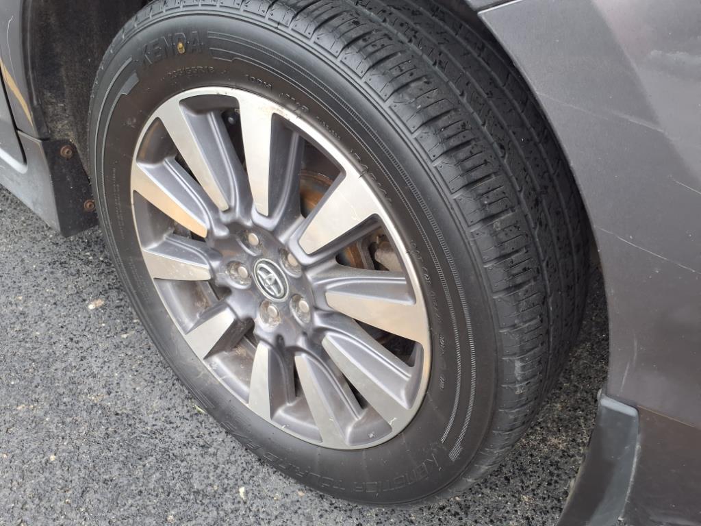 Vehicle image 10 of 30