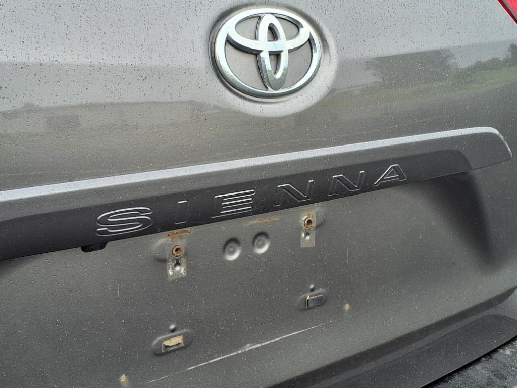 Vehicle image 29 of 30
