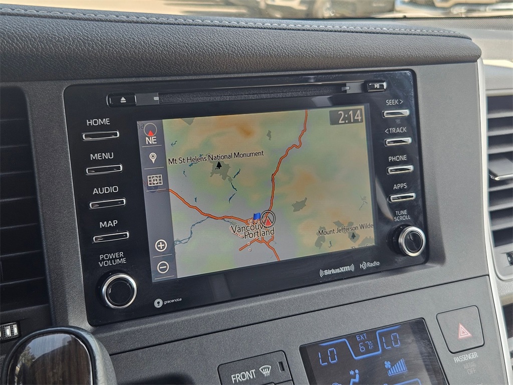 Vehicle image 26 of 33