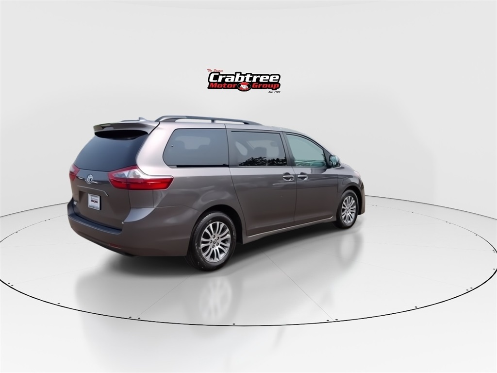 Vehicle image 6 of 26