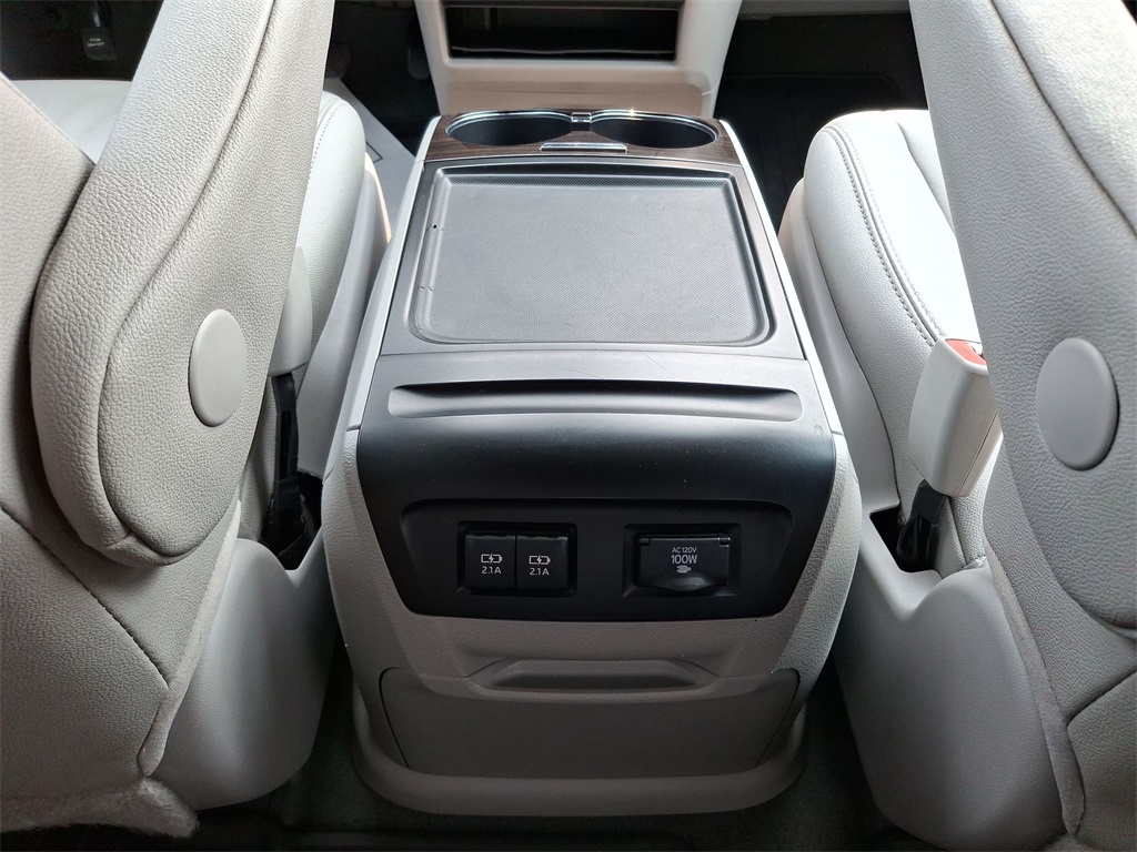 Vehicle image 22 of 26