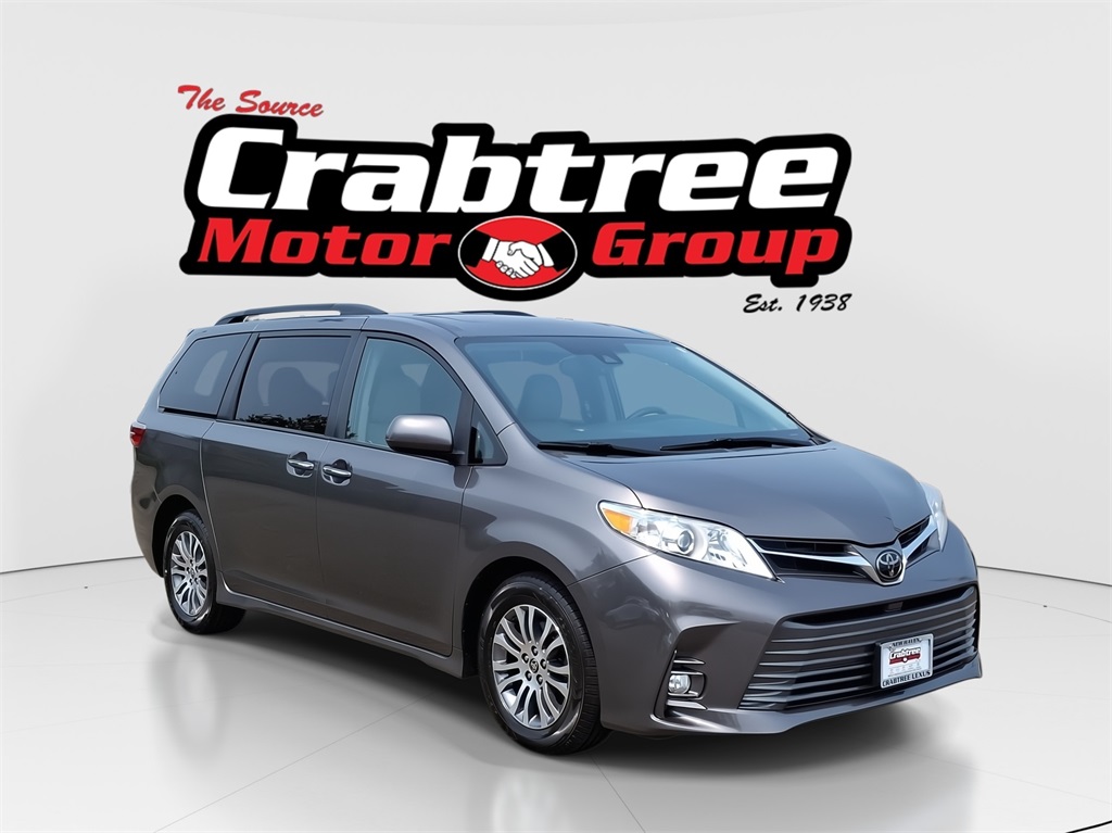 Vehicle image 4 of 26