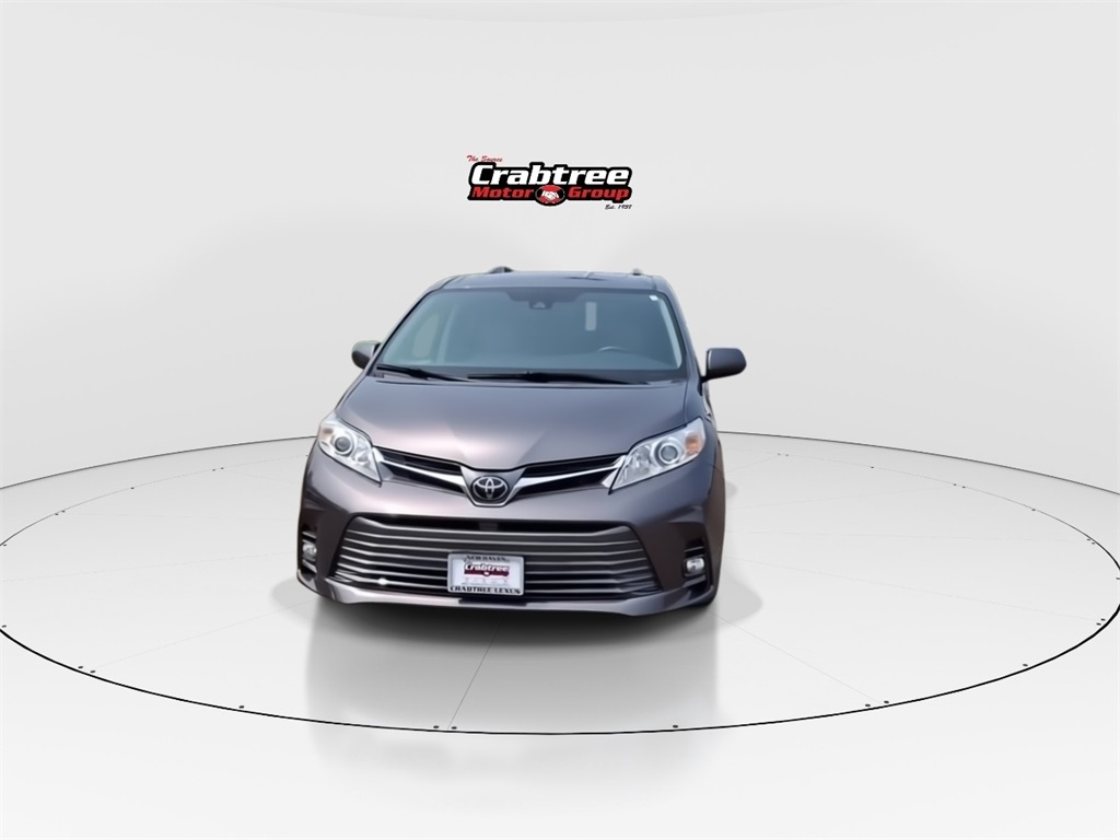 Vehicle image 2 of 26