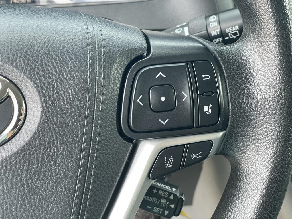 Vehicle image 20 of 27