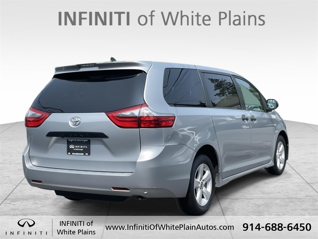 Vehicle image 4 of 27