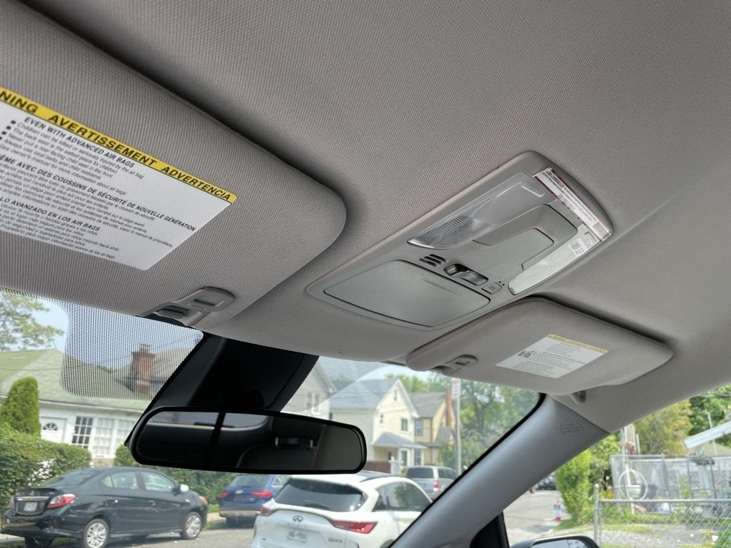 Vehicle image 26 of 27