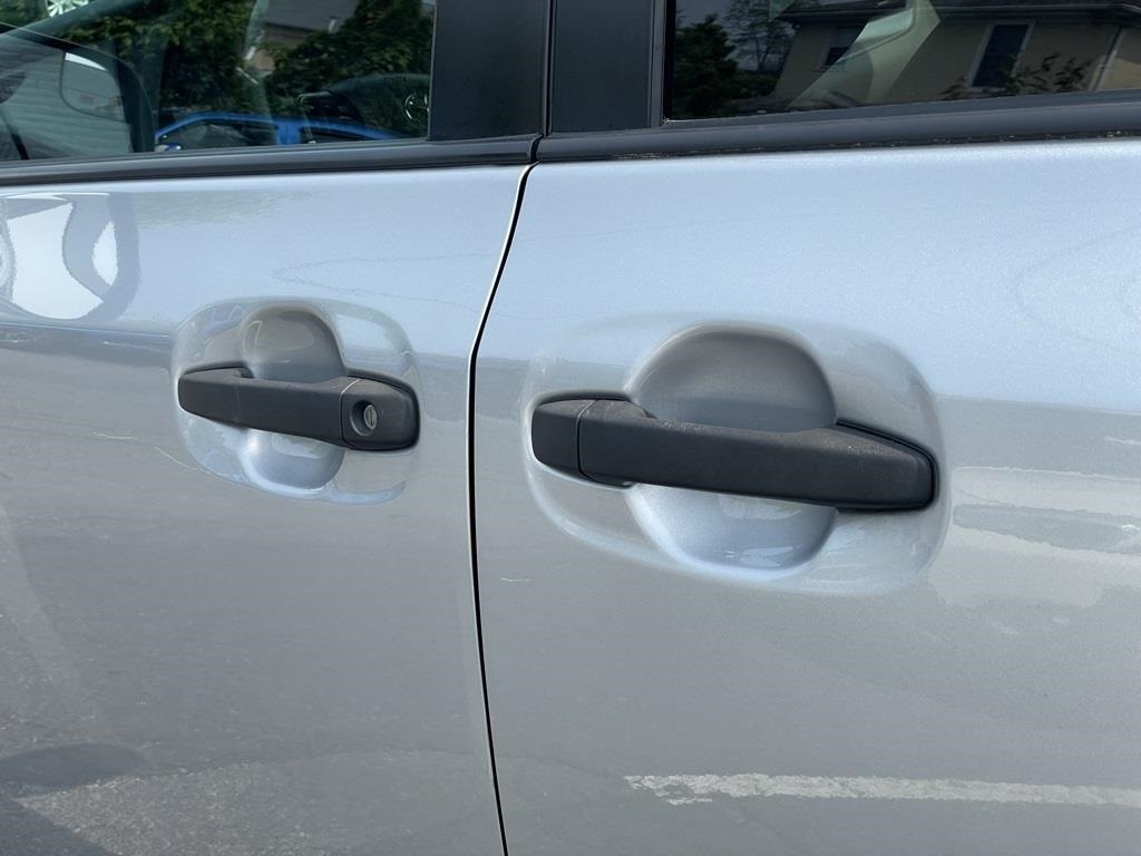 Vehicle image 19 of 27