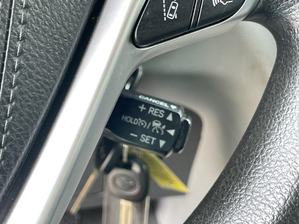 Vehicle image 21 of 27