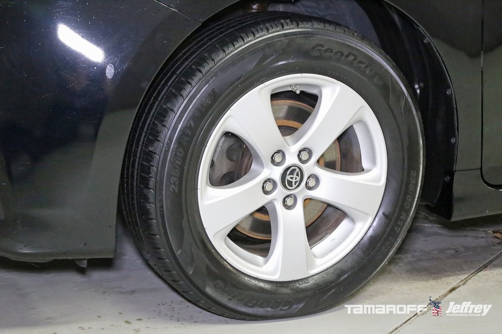 Vehicle image 20 of 22