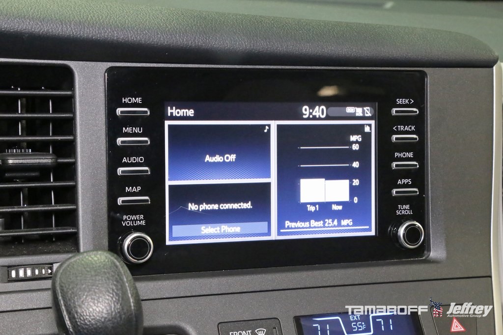 Vehicle image 13 of 22