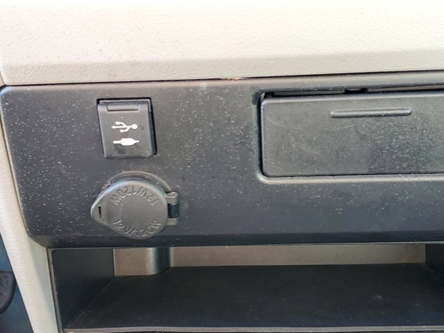 Vehicle image 21 of 30