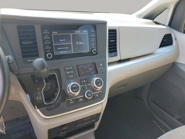 Vehicle image 17 of 30