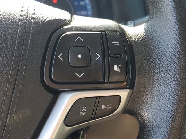 Vehicle image 14 of 30