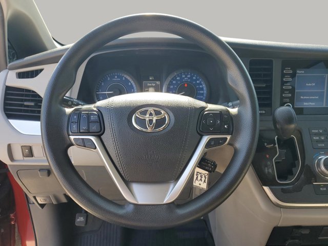 Vehicle image 12 of 30