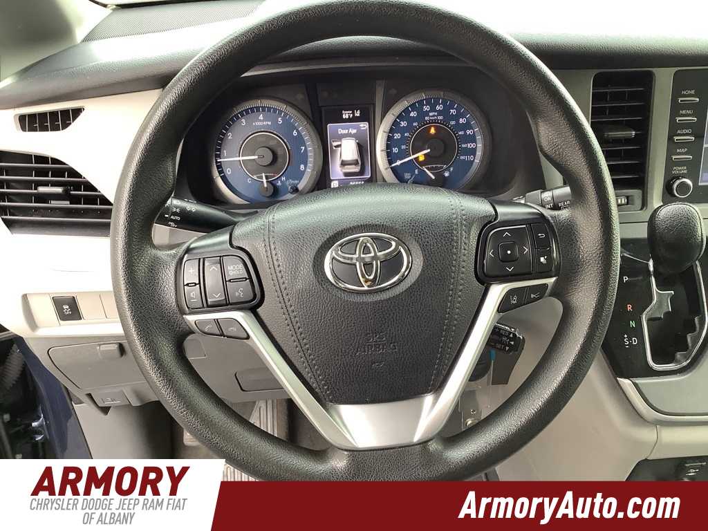 Vehicle image 12 of 39