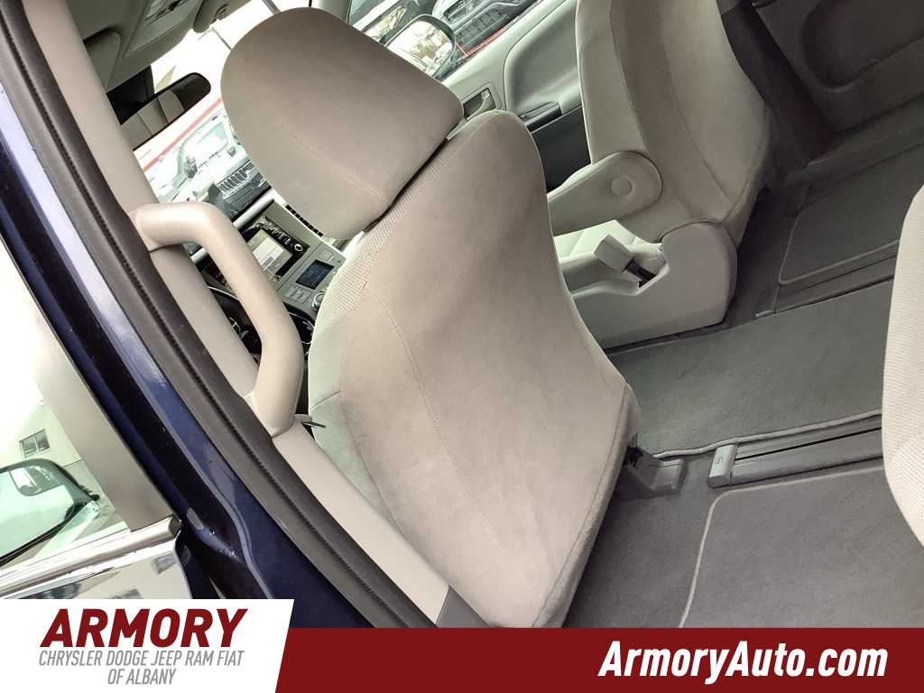 Vehicle image 23 of 39