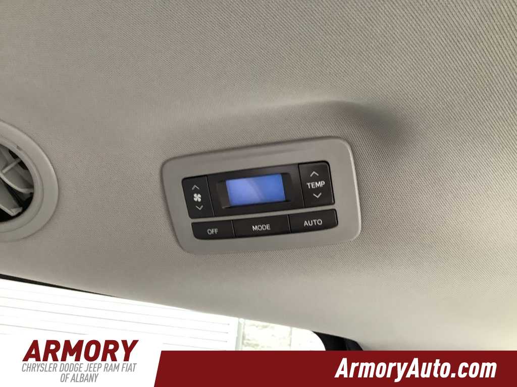 Vehicle image 32 of 39