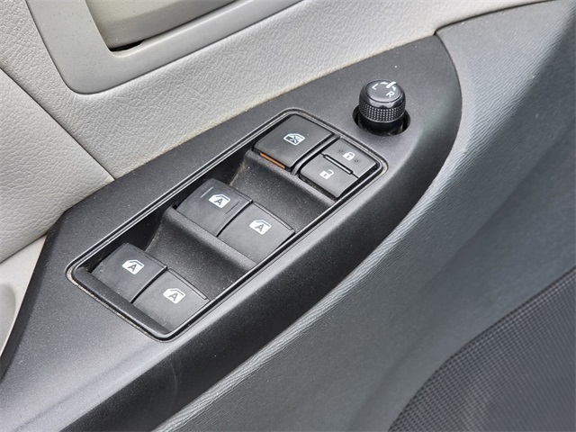 Vehicle image 31 of 37