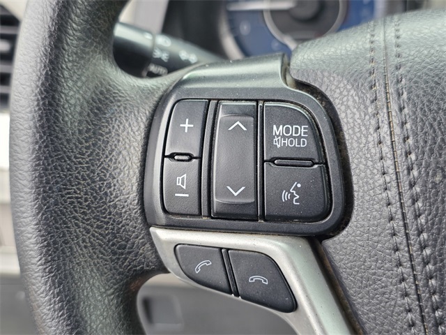 Vehicle image 26 of 37