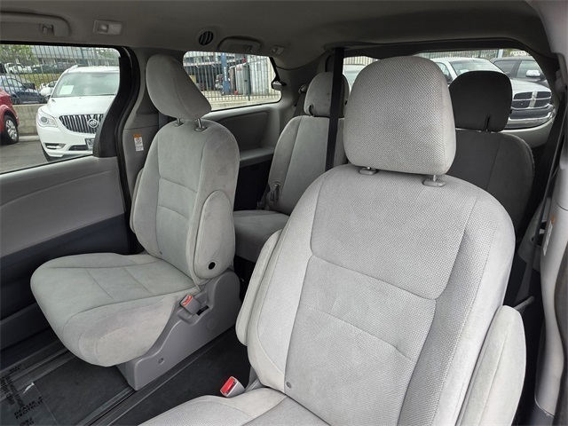Vehicle image 13 of 37
