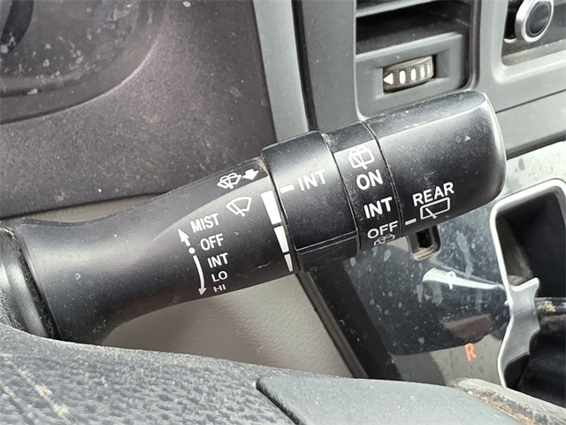 Vehicle image 32 of 37