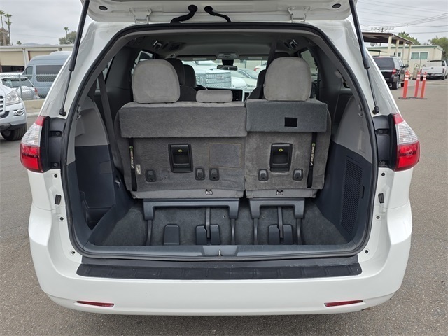 Vehicle image 9 of 37