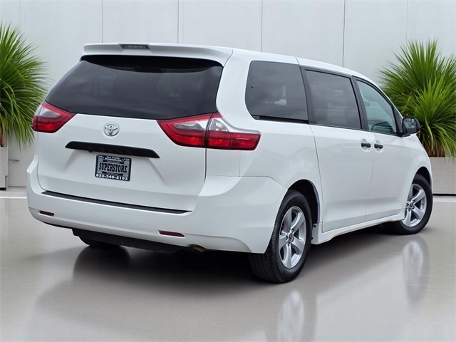Vehicle image 5 of 37