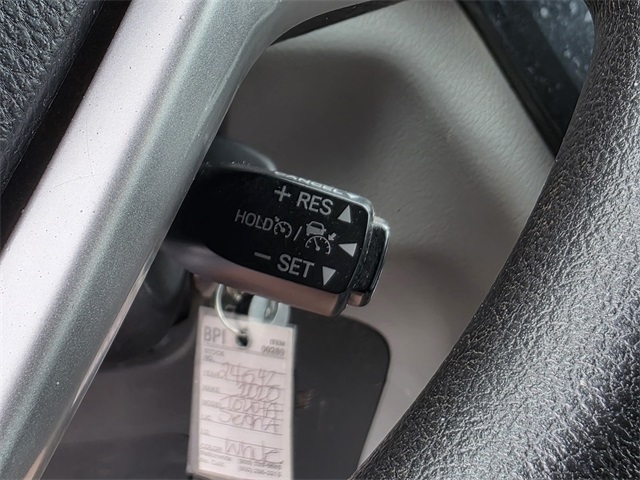 Vehicle image 28 of 37