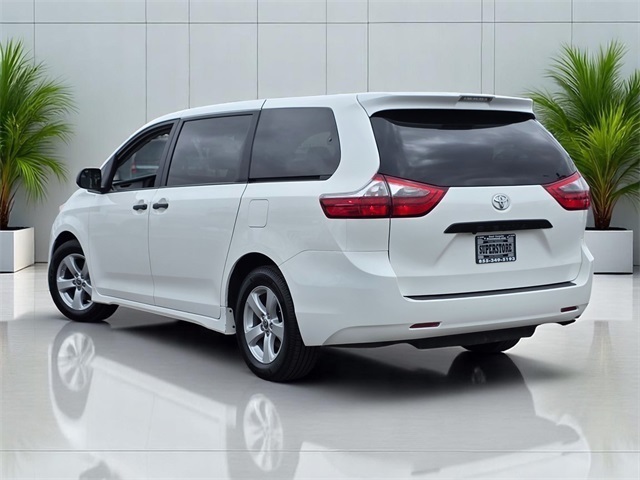 Vehicle image 7 of 37