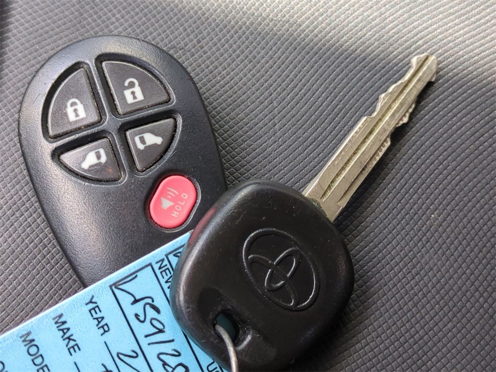 Vehicle image 22 of 29