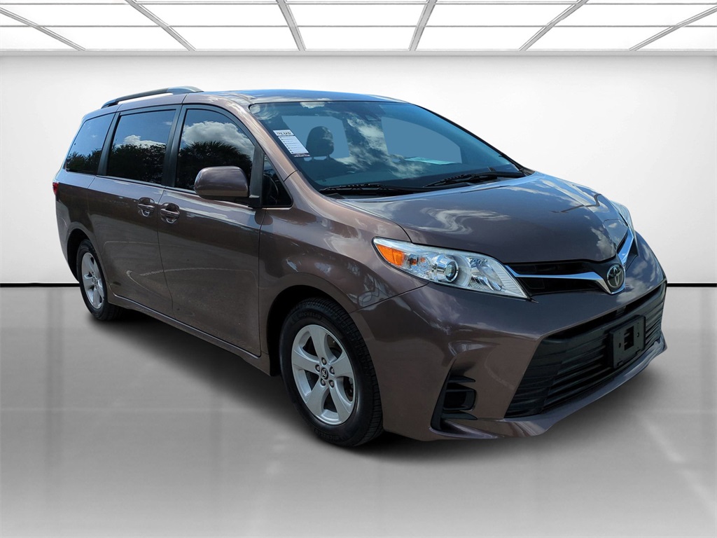 Vehicle image 4 of 29