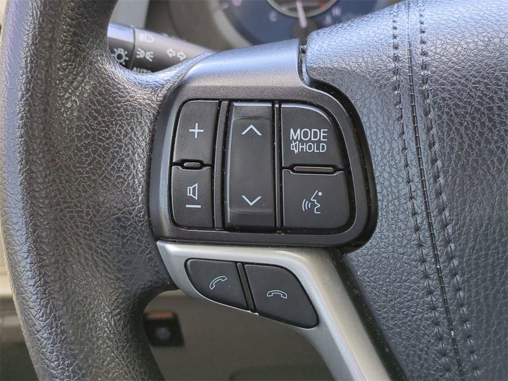 Vehicle image 28 of 29