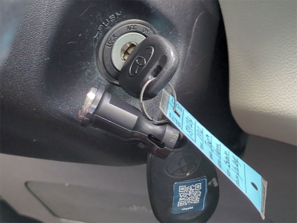 Vehicle image 24 of 29