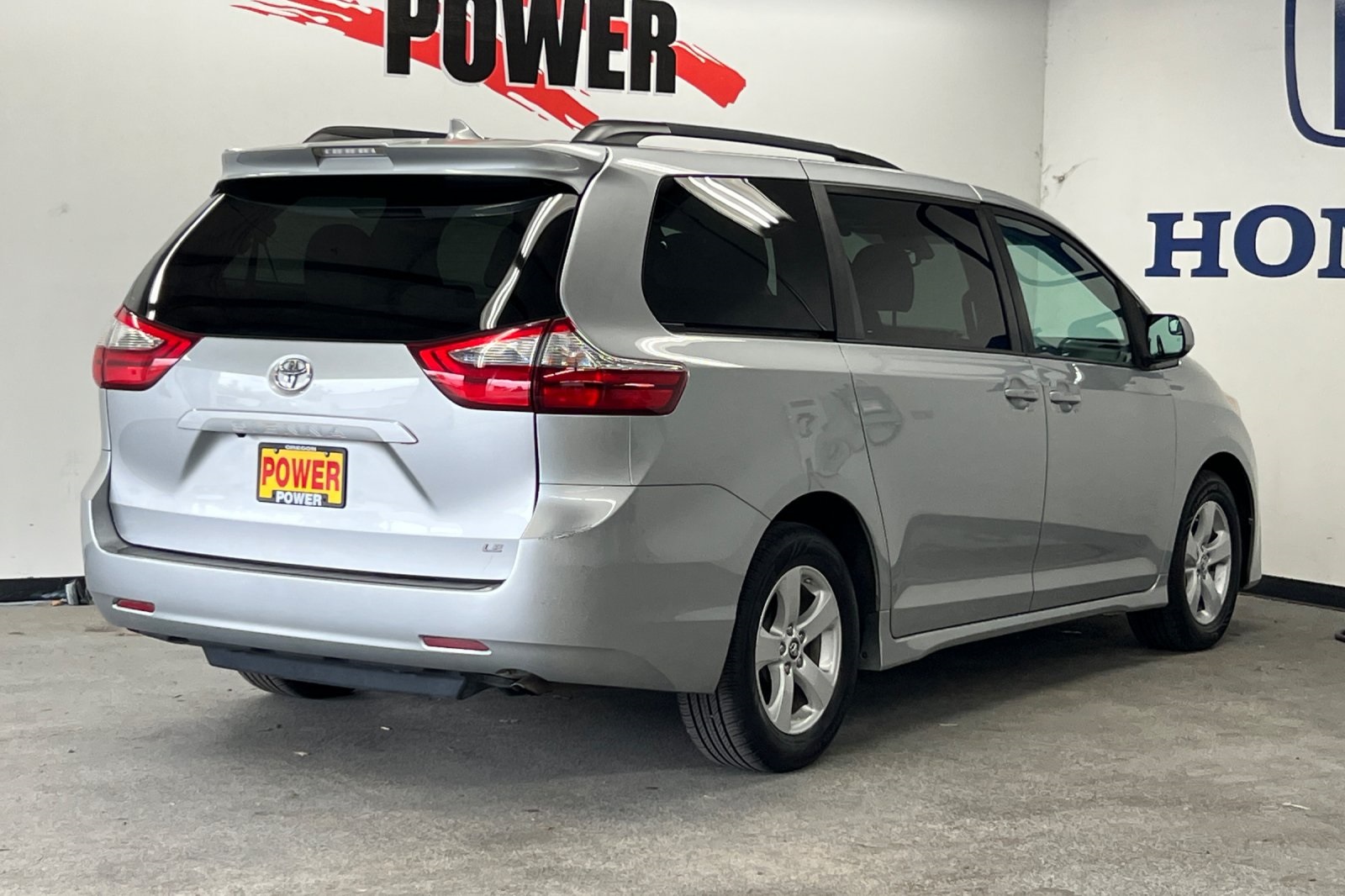 Vehicle image 5 of 27