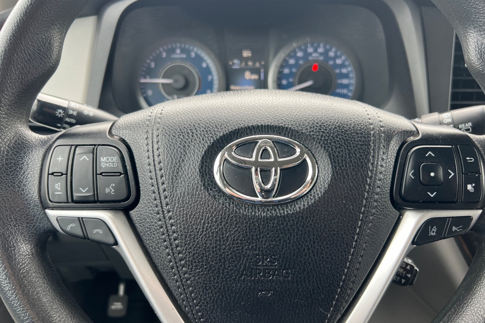 Vehicle image 22 of 27