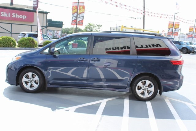 Vehicle image 5 of 27