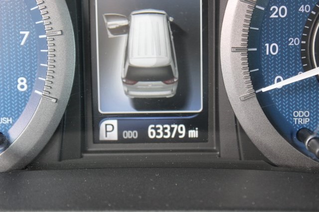Vehicle image 19 of 27