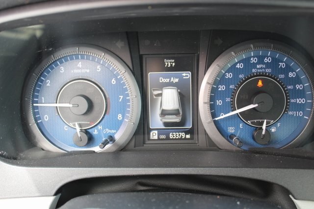 Vehicle image 18 of 27