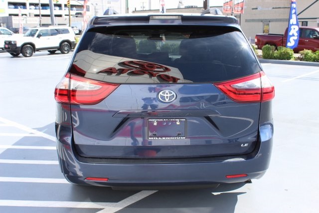 Vehicle image 4 of 27