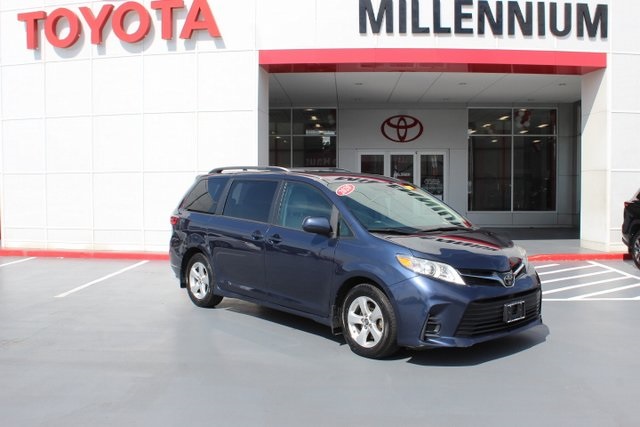 Vehicle image 3 of 27
