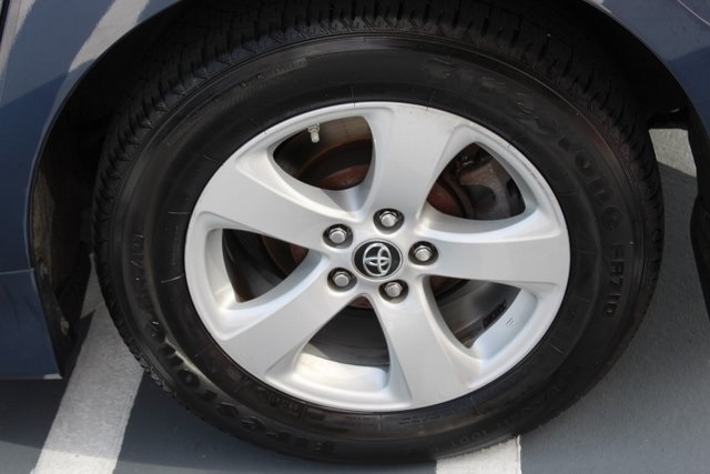 Vehicle image 8 of 27