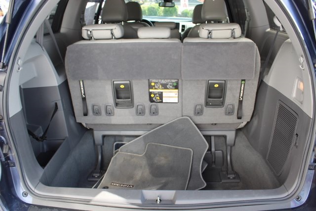Vehicle image 12 of 27
